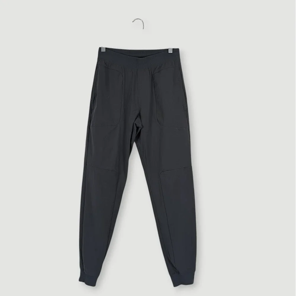 Alo Yoga Co-Op Jogger Pants Mens Small Gray Athleisure Athletic Yoga Training - Picture 3 of 9